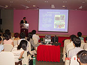 ���¾���ϯ��s����ڽ�B���F(tu��n)��r�Ͱl(f��)չ��(zh��n)�������M(j��n)���P(gu��n)�������t(y��)�W(xu��)�ļ��d���v��